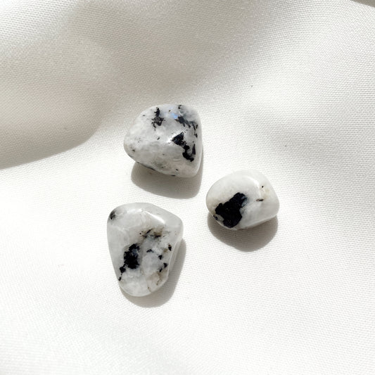 Pierre de Lune à inclusion de Tourmaline